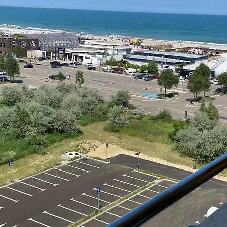 Ank Summerland * Mamaia